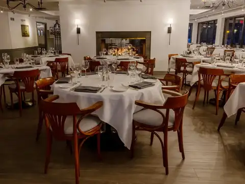 Gale Street Inn - Diamond Lake, Mundelein in Mundelein