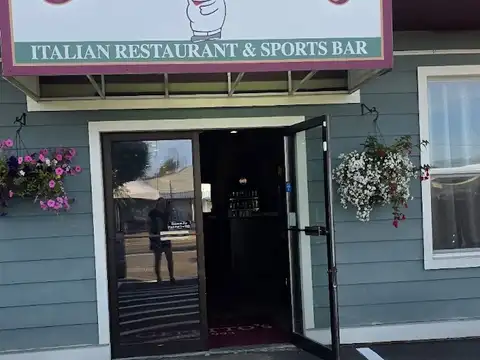 Gepetto's Italian Restaurant Sports Bar in Montesano
