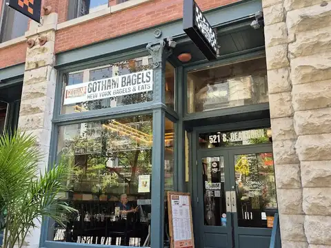Gino’S East - South Loop in Chicago
