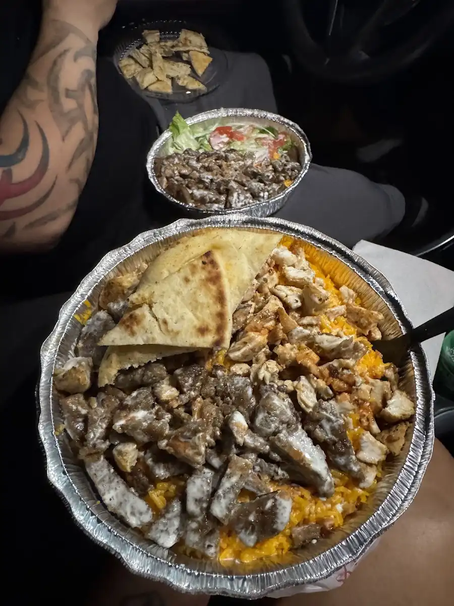 Halal Brothers Gyro And Grill – photo 4