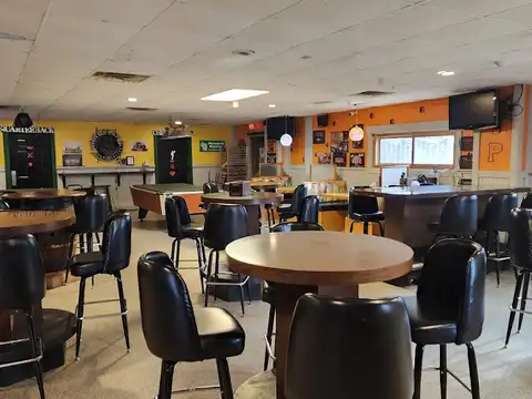 Head Inn Sports Bar & Grill in Poynette