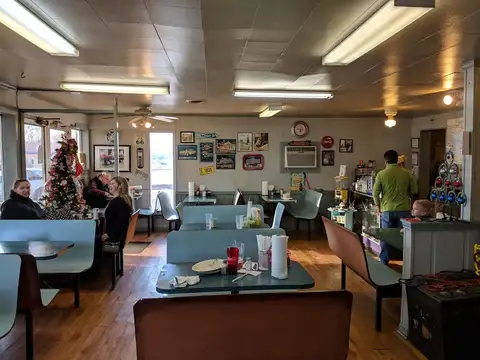 Henry's Bbq Restaurant in Summerville