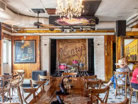 Henry's On The Market in Charleston