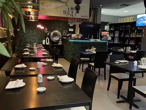 Hoshi & Sushi Asian Cuisine in Miami Beach