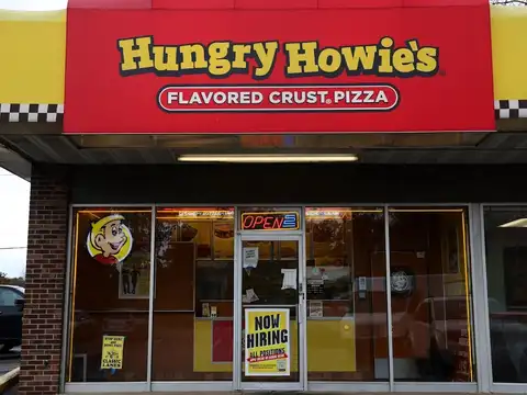 Hungry Howie's Pizza in Auburn Hills