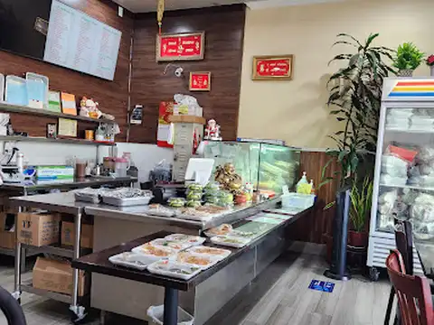 Huong Hue Food To Go and Restaurant in Westminster