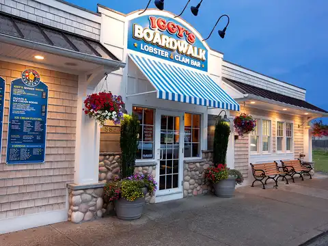 Iggy's Boardwalk in Warwick