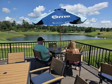 Island View Pub & Grille in Arkdale