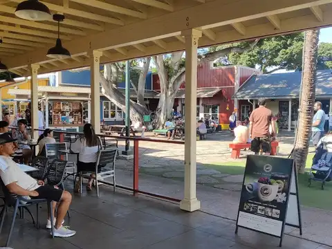Island Vintage Coffee in Haleʻiwa