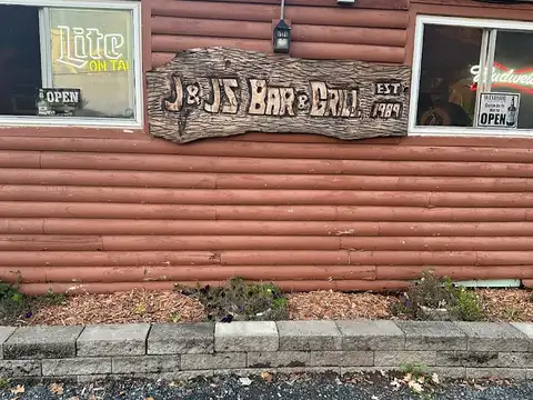 J & J's Sports Bar & Grill in Cadott
