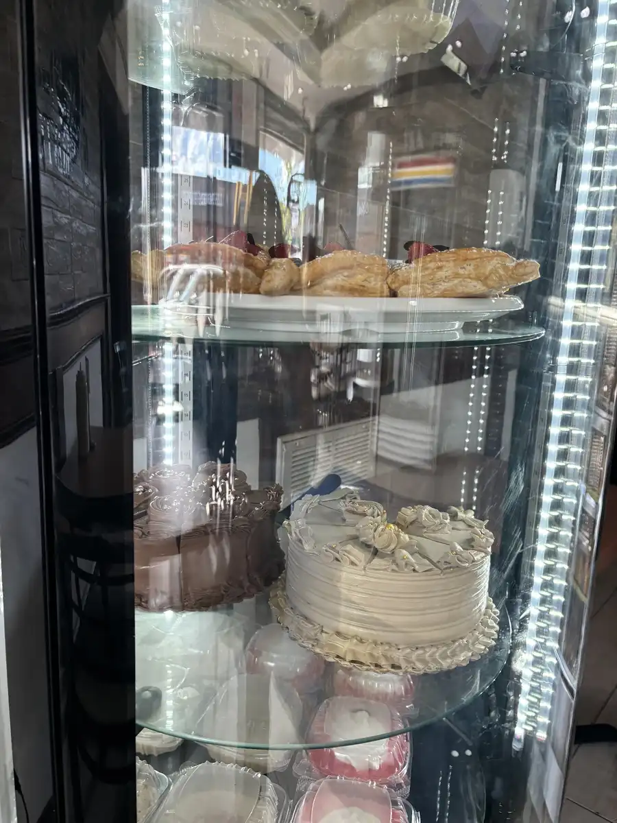 J&V Grill Restaurant Cafeteria – photo 4