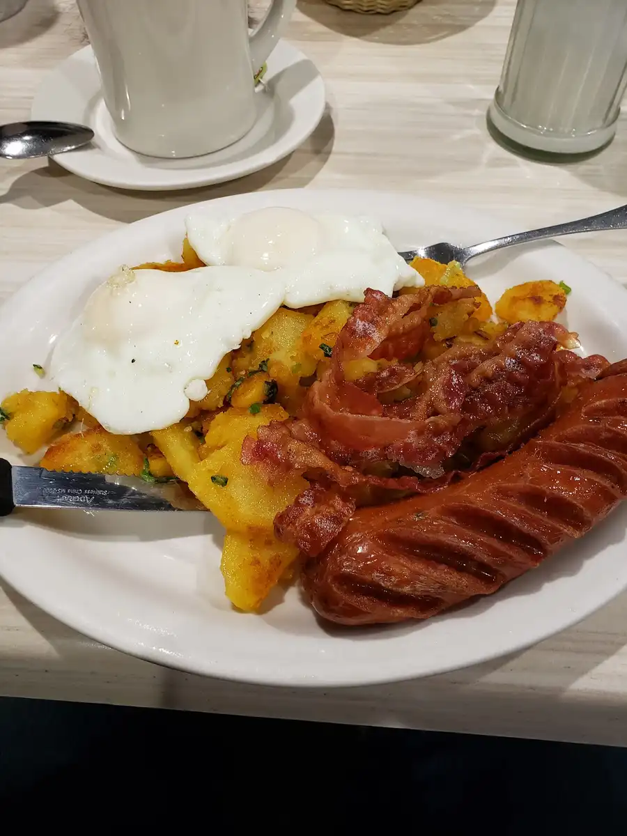 J&V Grill Restaurant Cafeteria – photo 5