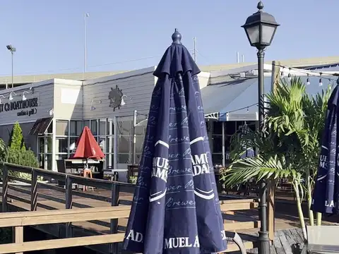 Joey C's Boathouse Cantina & Grill in Stratford