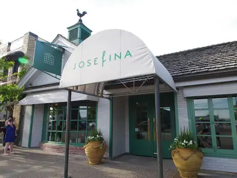 Josefina Wayzata in Wayzata