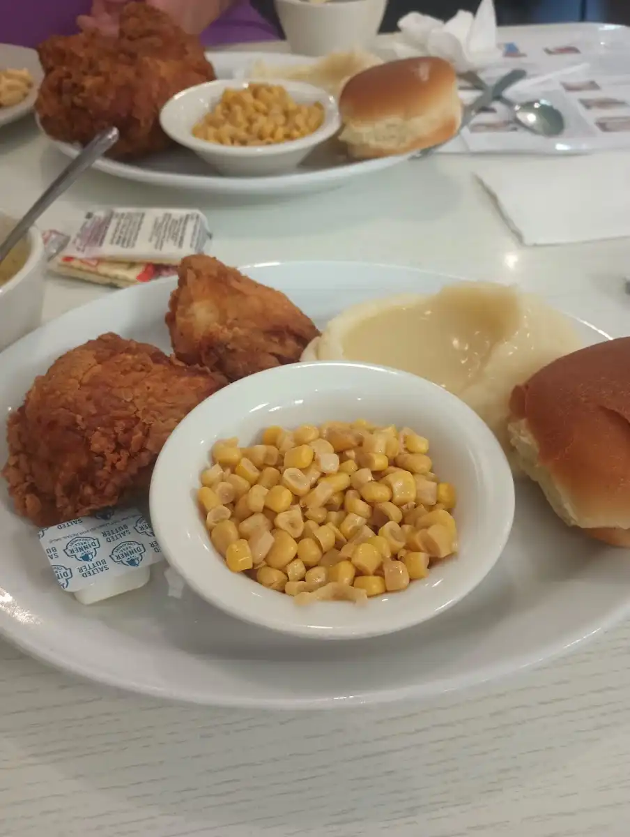 Jr’S Chicken – photo 3