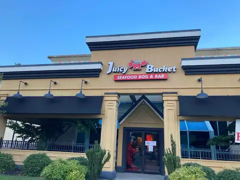 Juicy Bucket Seafood & Bar Salisbury in Salisbury