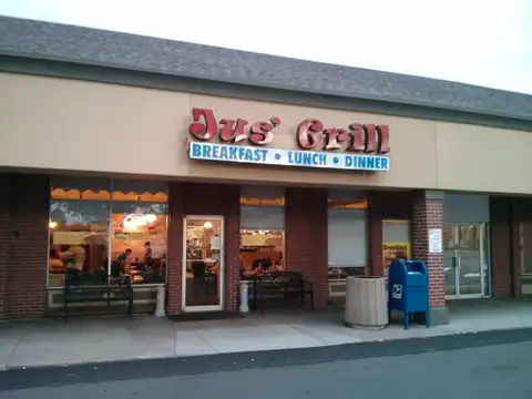 Jus Grill Restaurant in Aurora