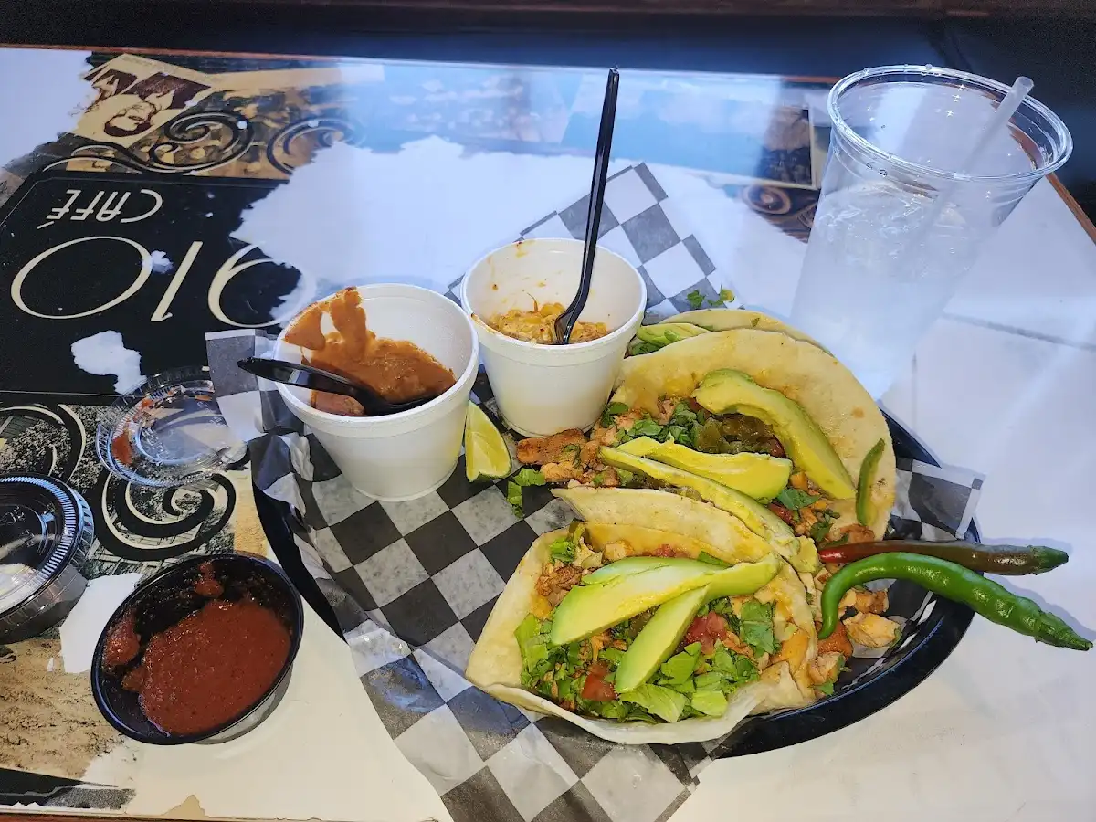 Kamp's 1910 Café – photo 3