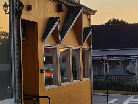 Kenny's Chinese Restaurant in Gardner