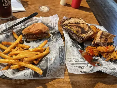 L & M Bar & Grill & Patio in Dundas