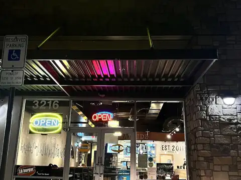 La Burger (Hebron & Midway) in Carrollton