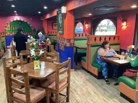 La Playita Mexican Restaurant Bar & Grill in Chicago Ridge