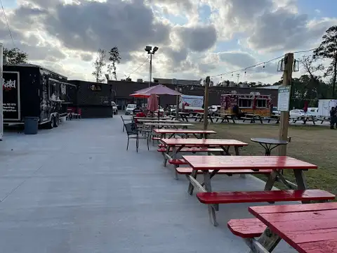 La Plaza De Los Food Trucks in Spring