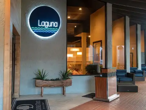 Laguna Restaurant & Bar in Orlando