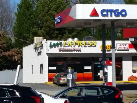 Lee's Express Chinese Food in Lawrenceville