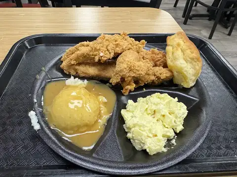 Lee's Famous Recipe Chicken in Hodgenville
