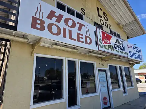 Lefort's Seafood in Marrero