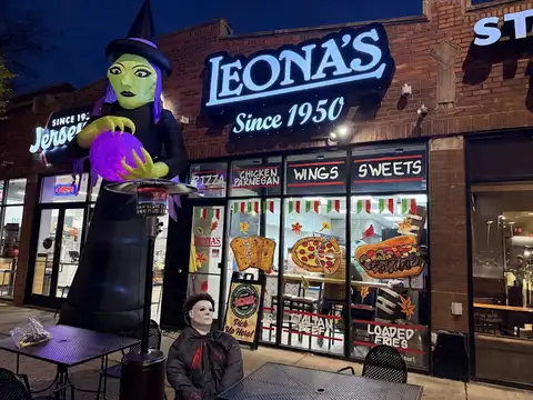 Leona's Pizzeria - Irving Park in Chicago