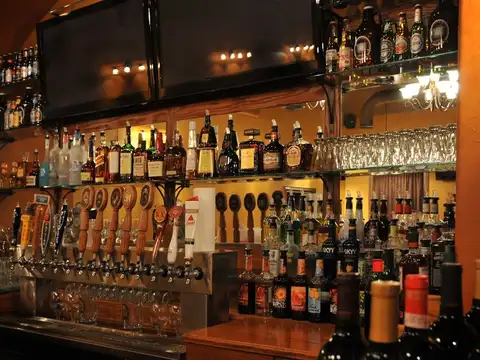 Lil' Charlie's Restaurant & Brewery in Batesville