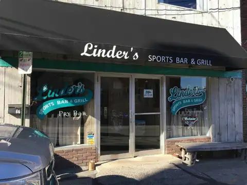 Linder's Sports Bar & Grill in Ashland