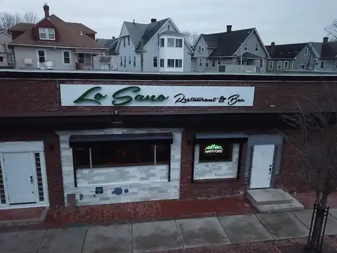 Lo Sano Restaurant & Bar in Hartford