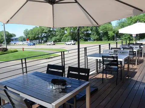 Lolo American Kitchen & Craft Bar Hudson in Hudson