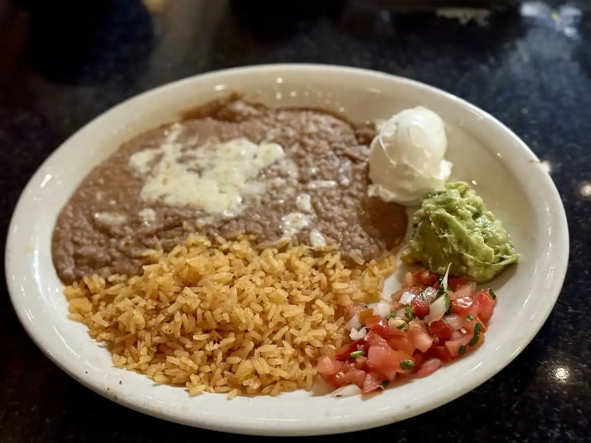 Los Amigos Bar & Grill – photo 3