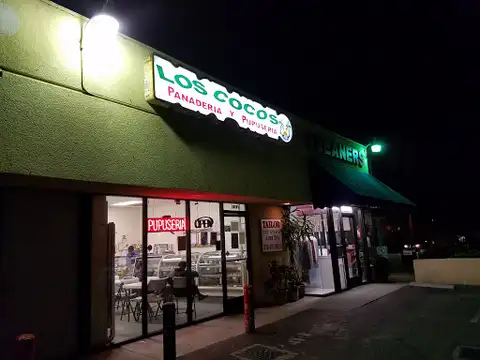 Los Cocos Panaderia y Pupuseria in Los Angeles