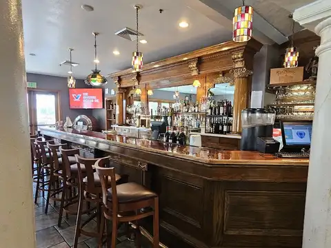 Louie's Pizza & Italian Restaurant in Meridian