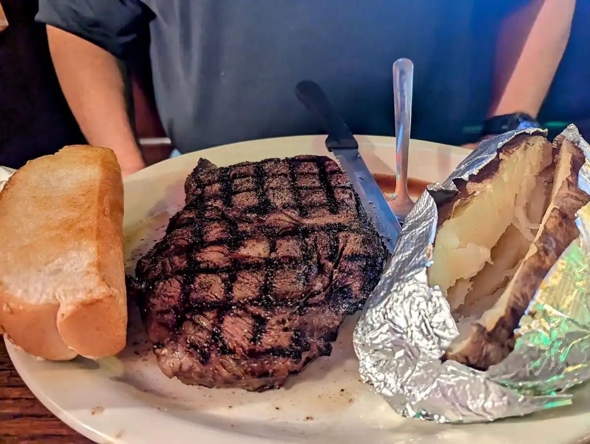 Lula's Tavern – photo 2