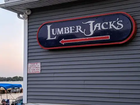 Lumberjacks Patio Grill in North Tonawanda
