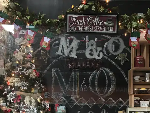 M & O Market & Deli in New York
