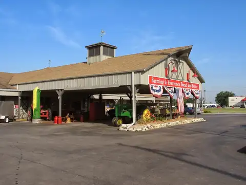 Machine Shed Restaurant Davenport in Davenport