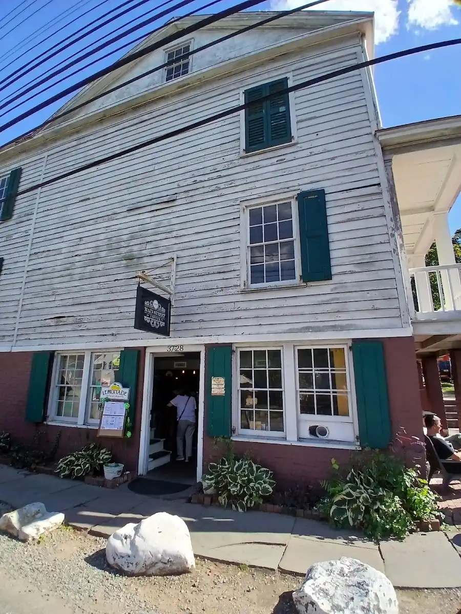 Main Street Coffee / Historic Richmond Town – photo 4