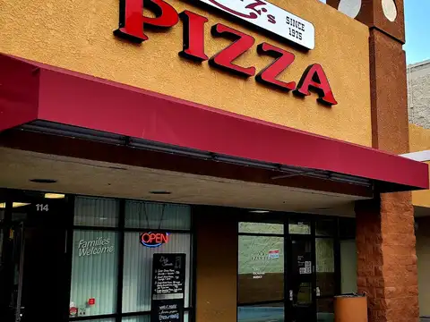 Mama Z's Pizza in Las Vegas