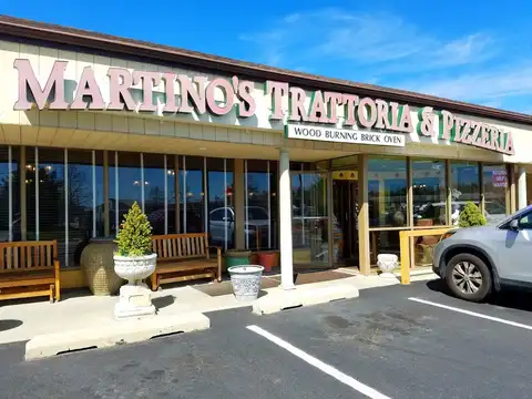 Martinos Trattoria & Pizzeria in Vineland