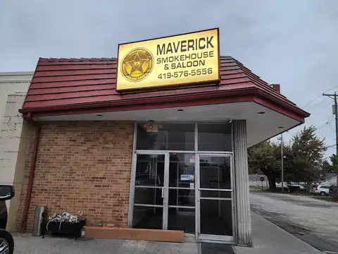 Maverick Smokehouse And Saloon in Defiance