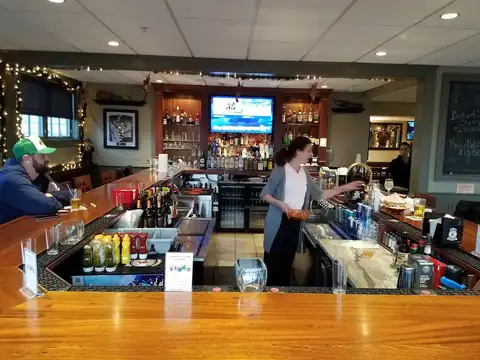 Merrimack Valley Sandtrap Bar And Grille in Methuen