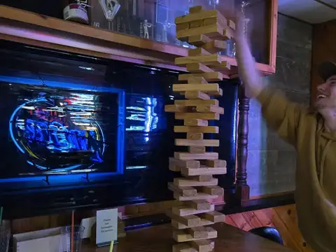 Metz Bar And Grill in Fremont
