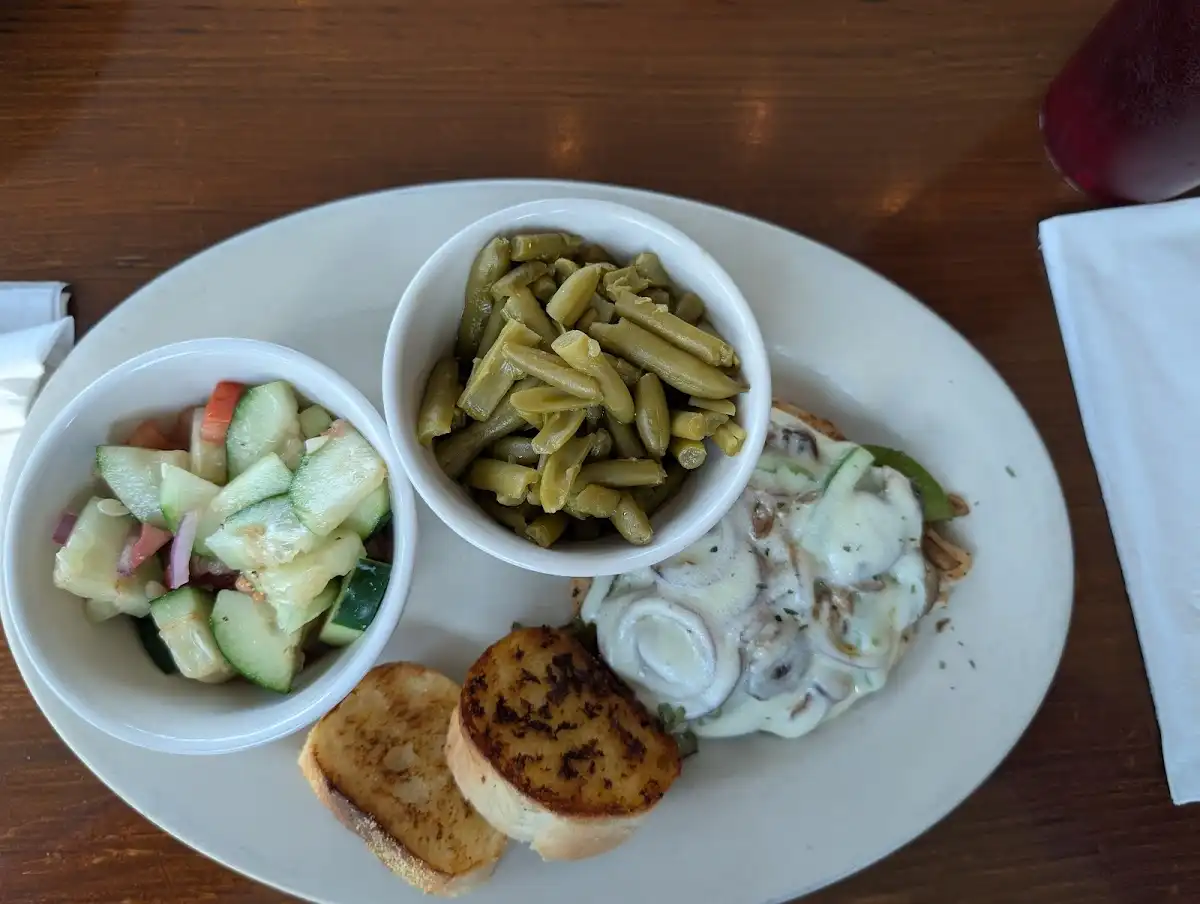 Midway Grille – photo 4